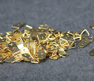  Envasado de productos de ferretería 